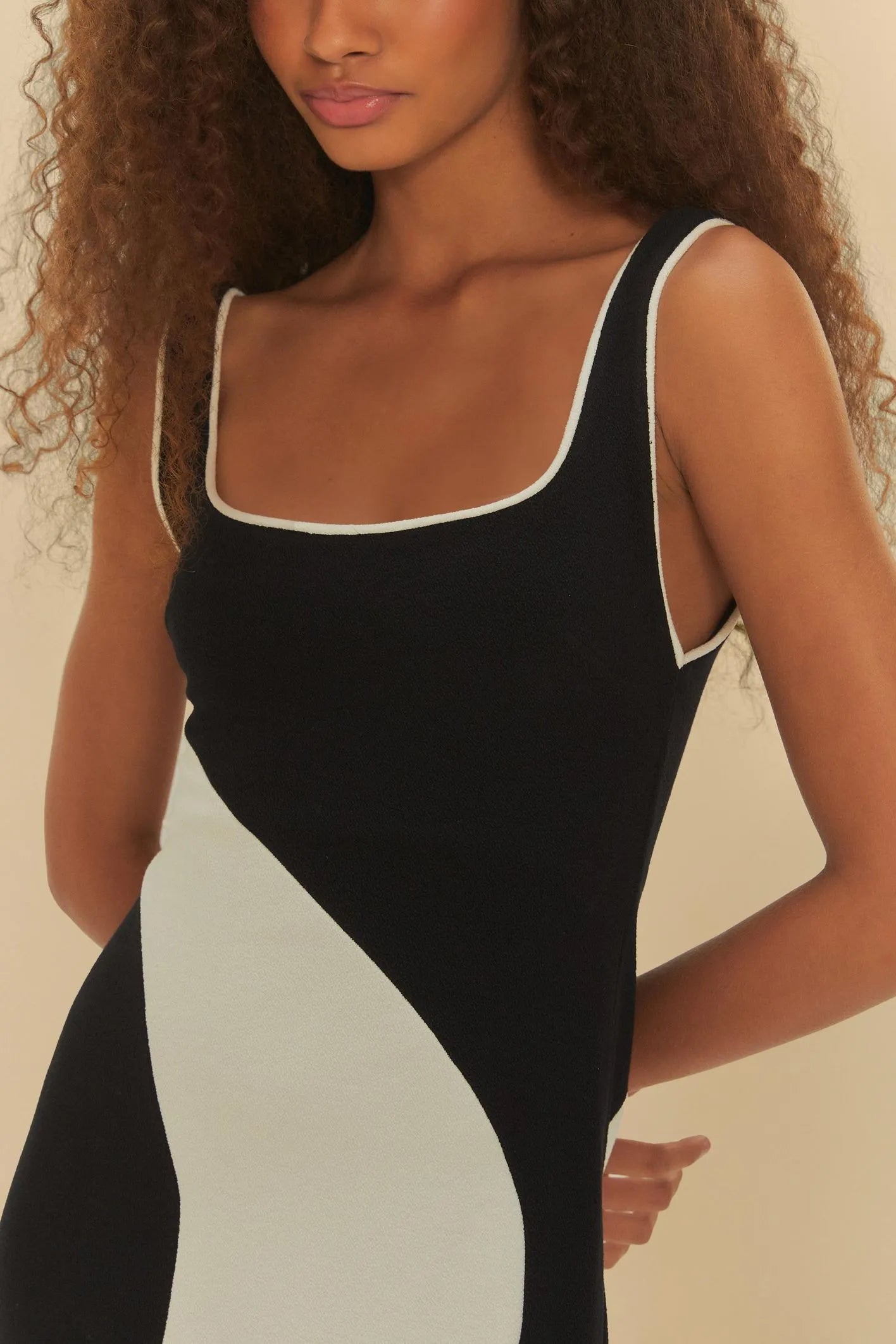 Vestido Recortes Pb Crepe