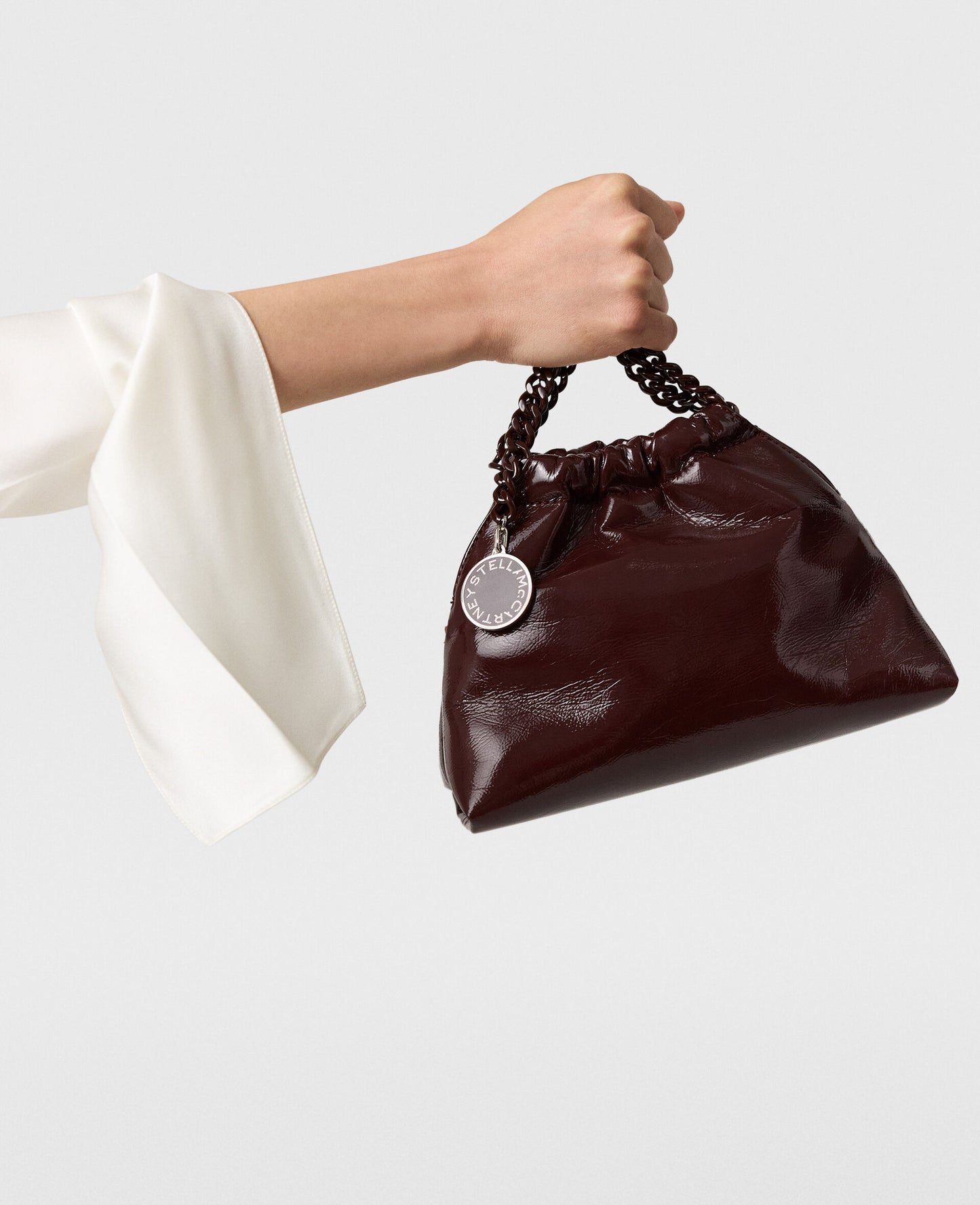 Bolso Mini Falabella Drawstring Crinkled Patent Alter Mat