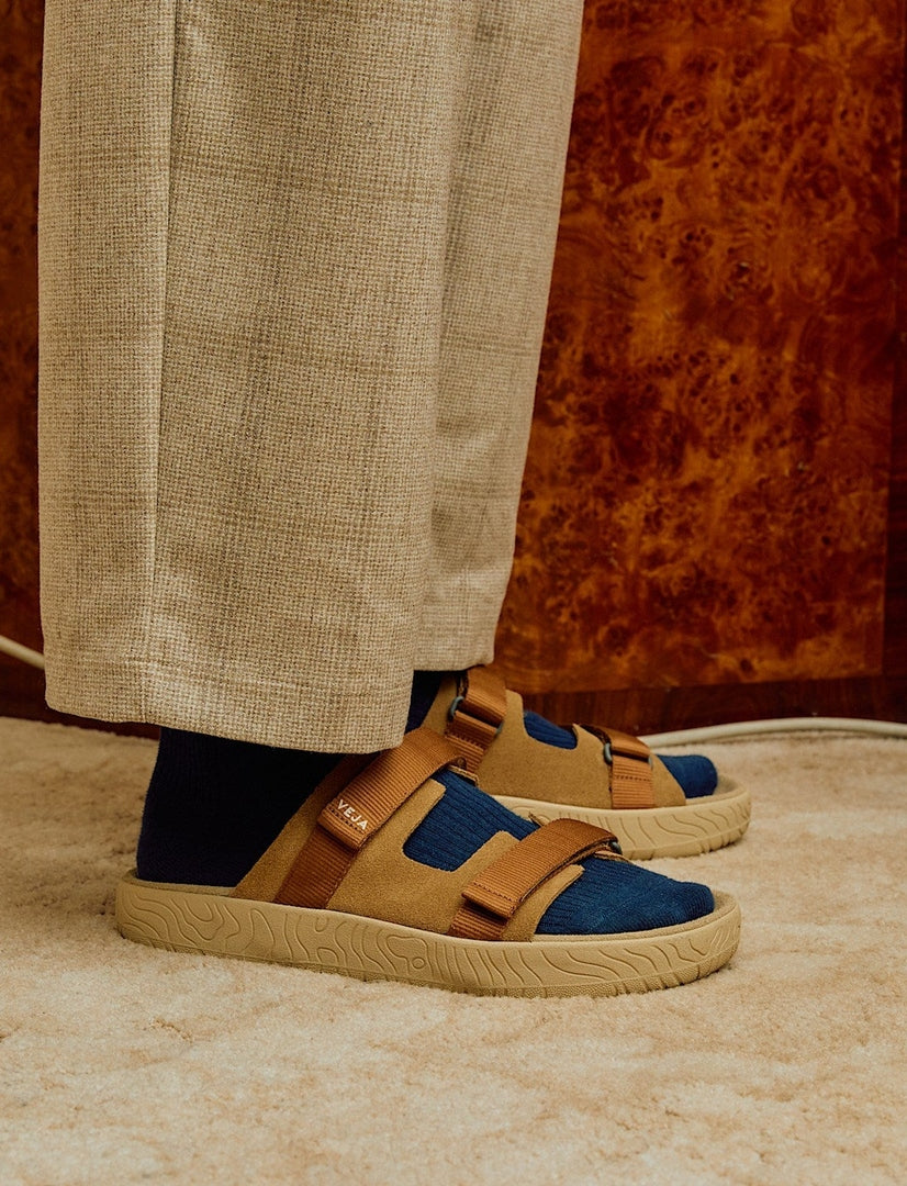 Sandalia Veja De Hombre Arpoador Suede Cognac VEJA SANDALIAS Malva CO