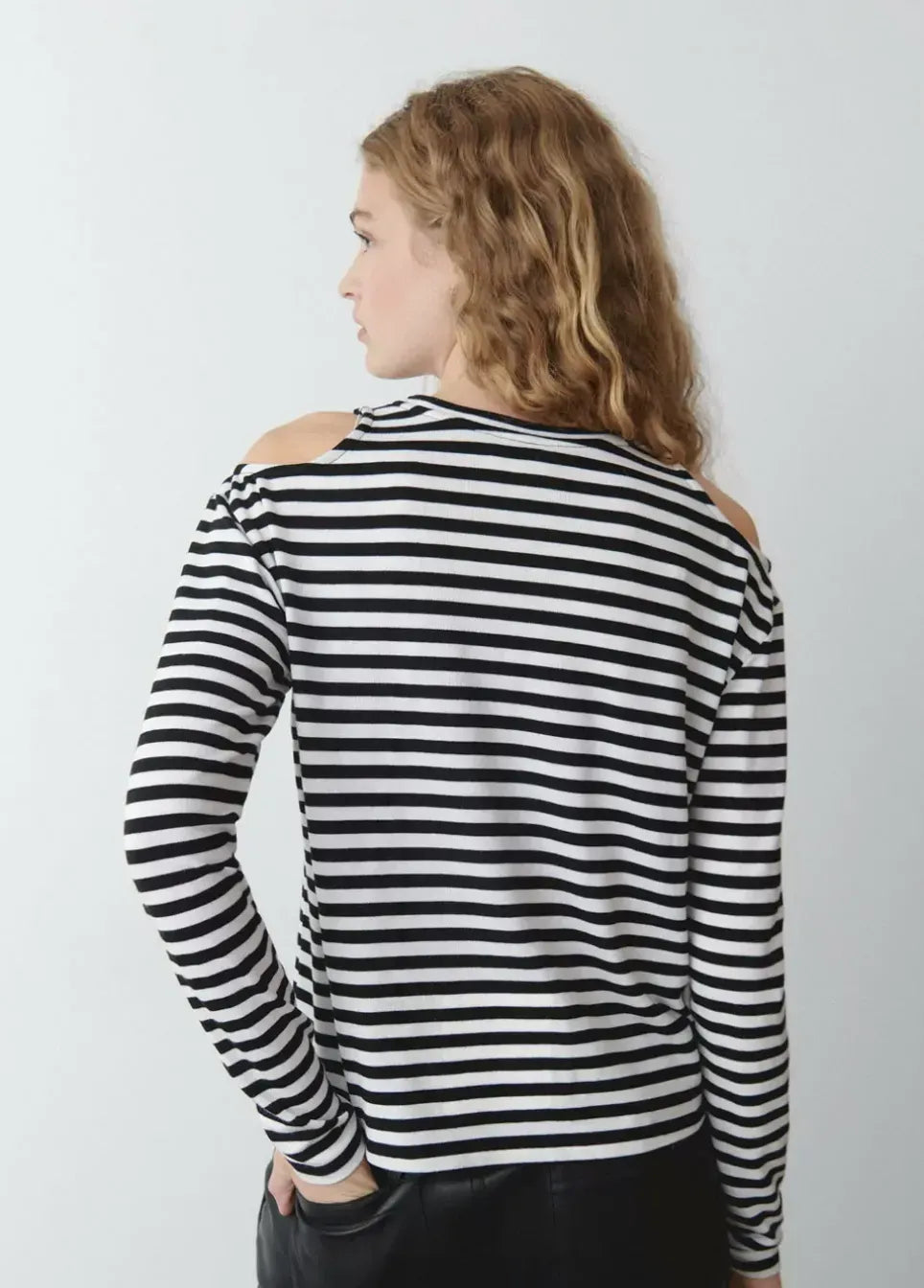 Camiseta Raya Tejida Cutout Hombro