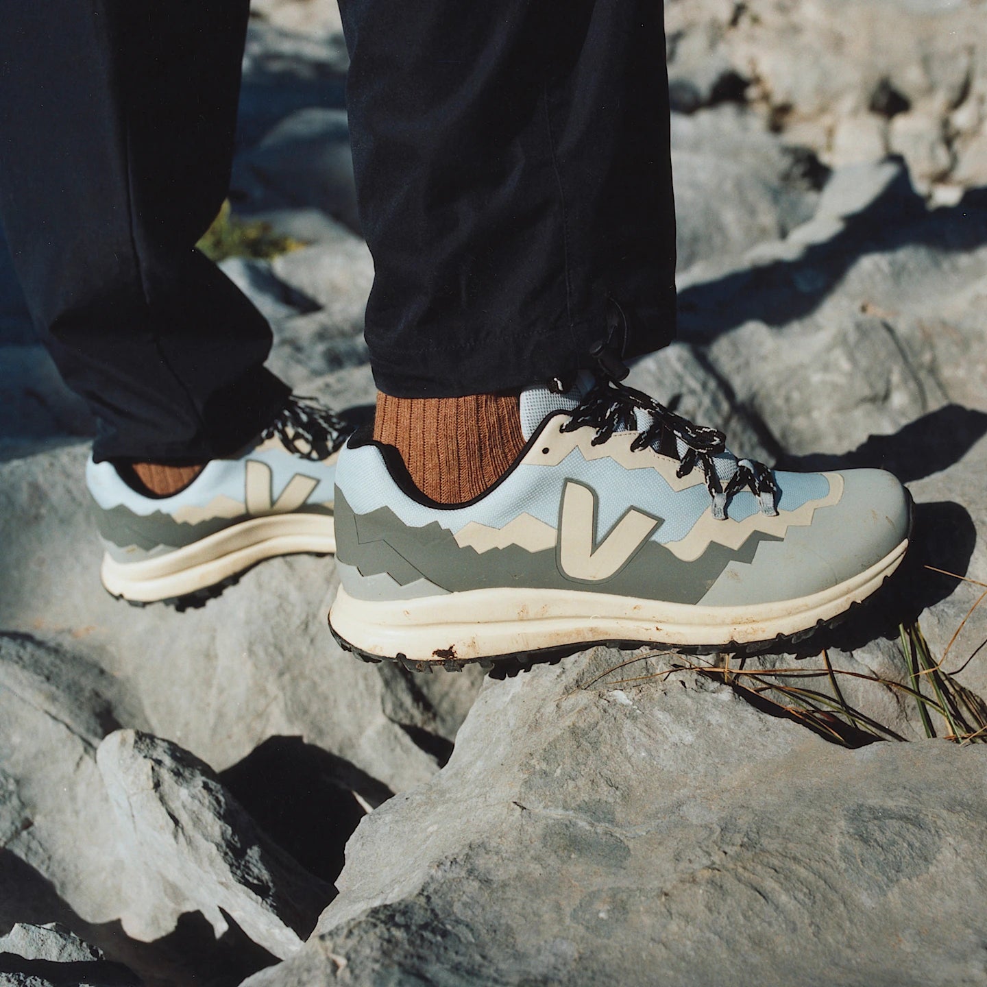 Tenis Veja De Mujer Fitz Roy Trek-Shell Shark Almond