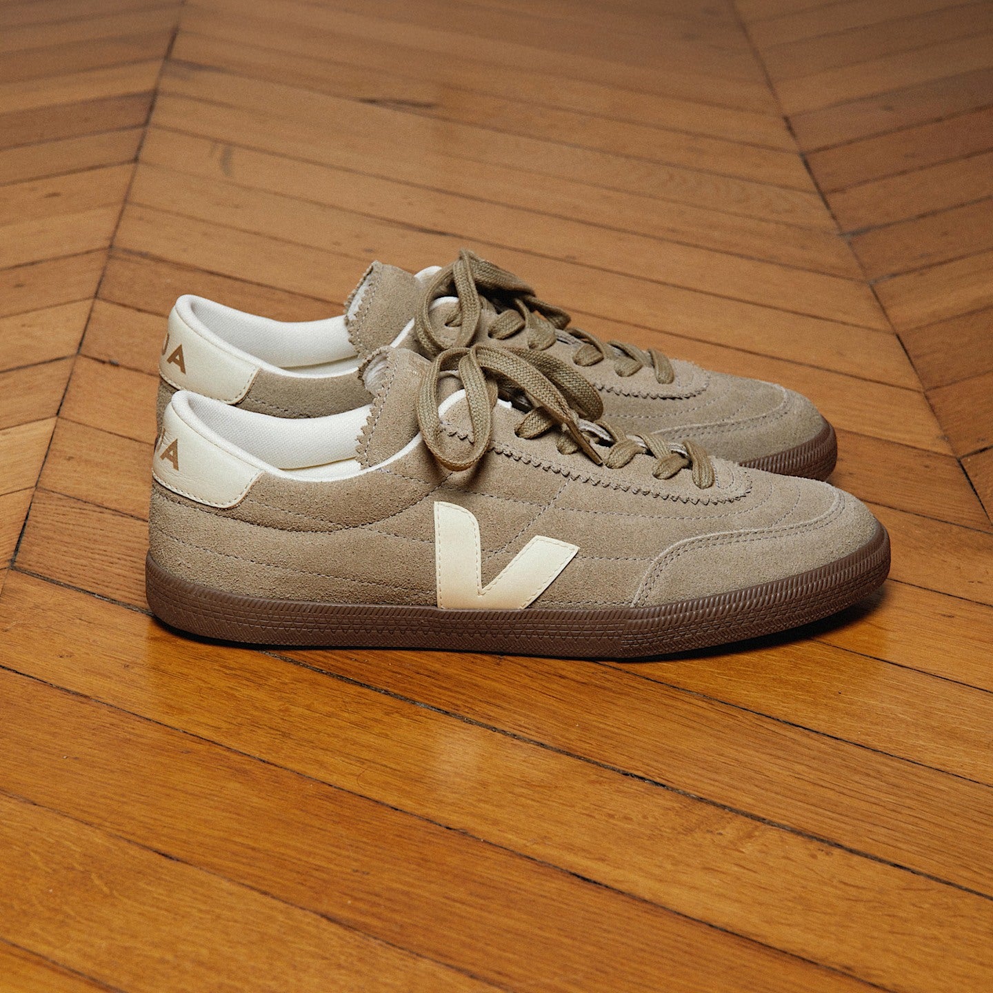 Tenis Veja Mujer Panenka Suede Taupe Pierre Bark