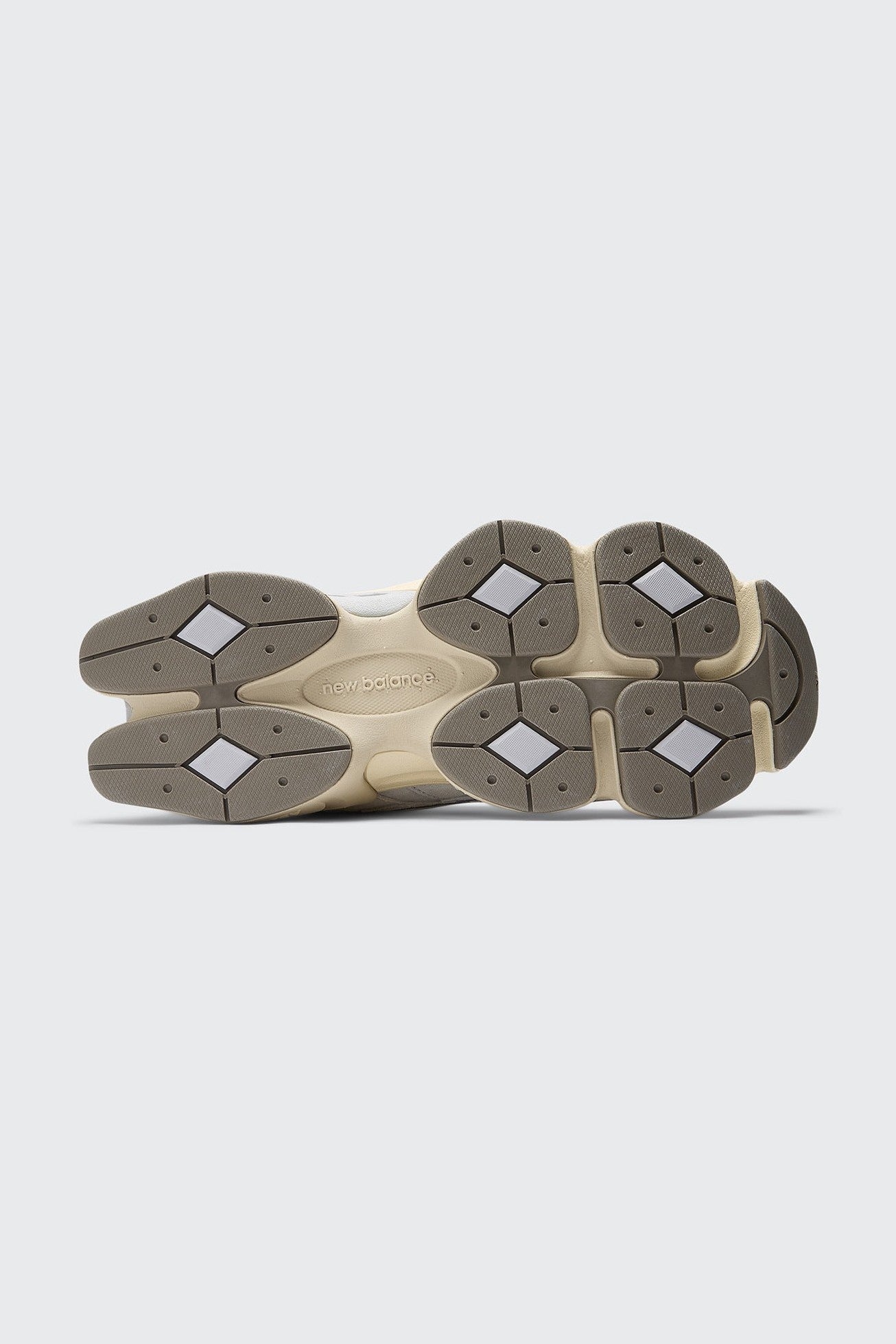 Tenis New Balance 9060 Pearl Grey Mujer NEW BALANCE TENIS Malva CO