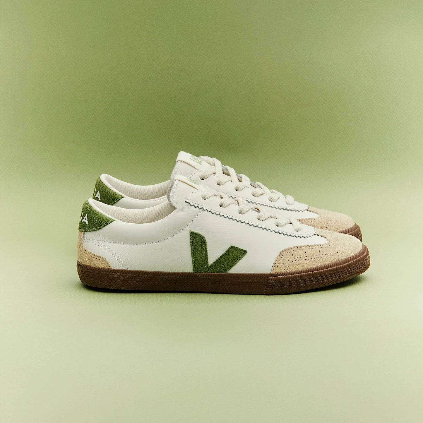 Tenis Veja De Hombre Volley O.t. Leather