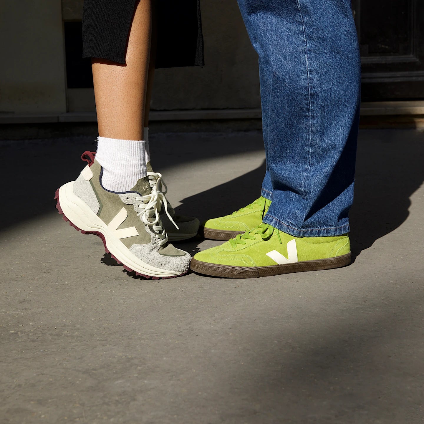 Tenis Veja De Mujer Venturi II Suede