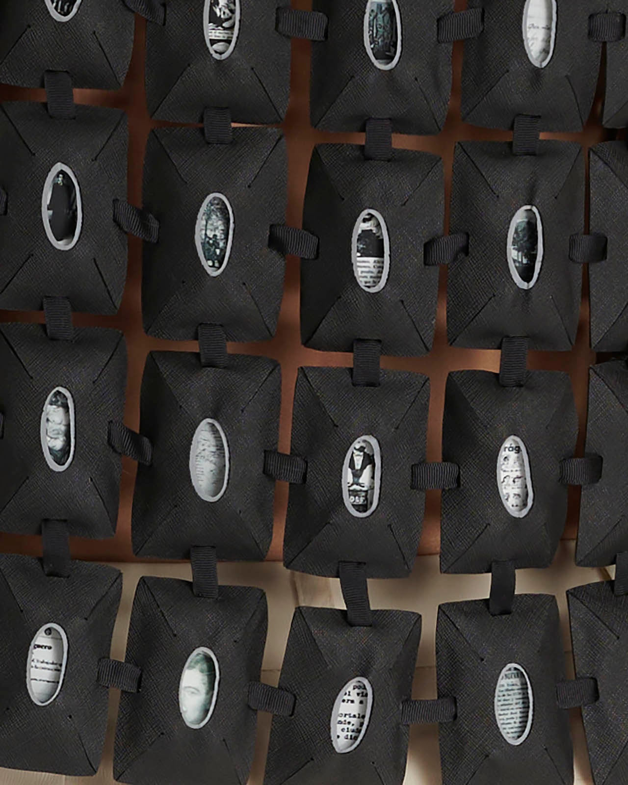 Top Reja Relicario Negro