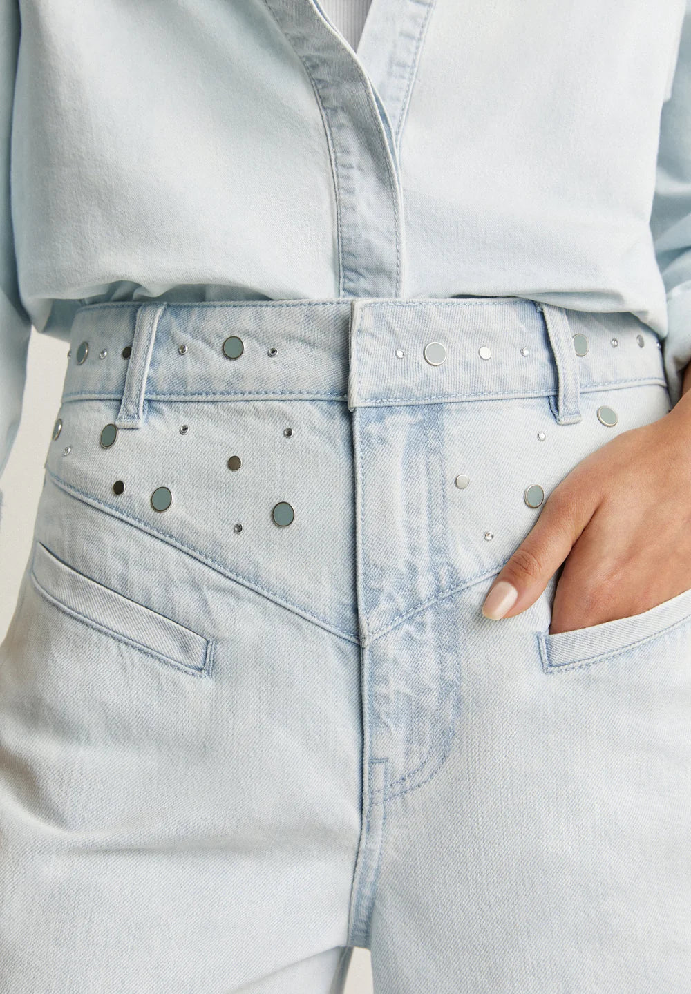 Jeans Culotte Detalle Tachas