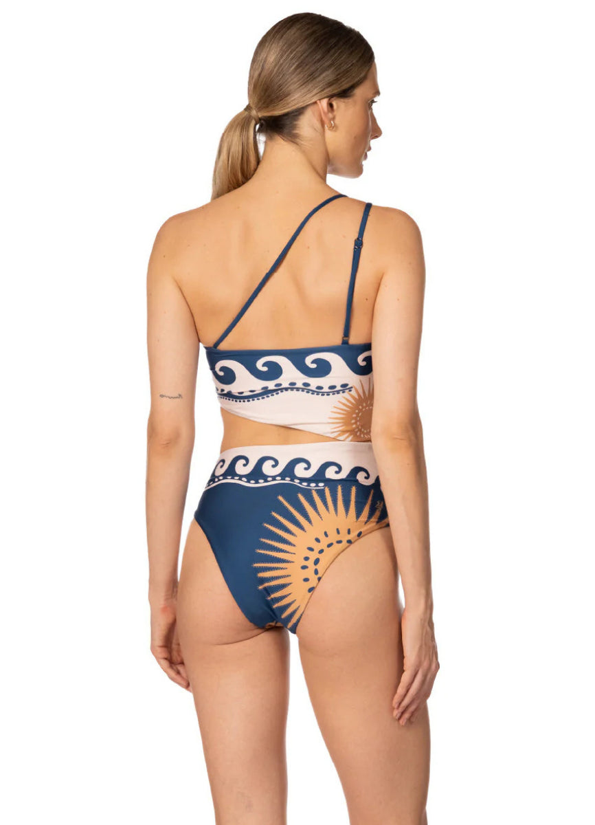 One Piece Sacred Sun Hannah