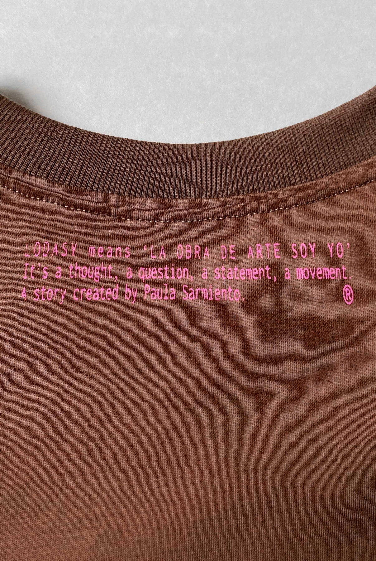 T-Shirt Aquelarre LA OBRA DE ARTE SOY YO T-SHIRT Malva CO