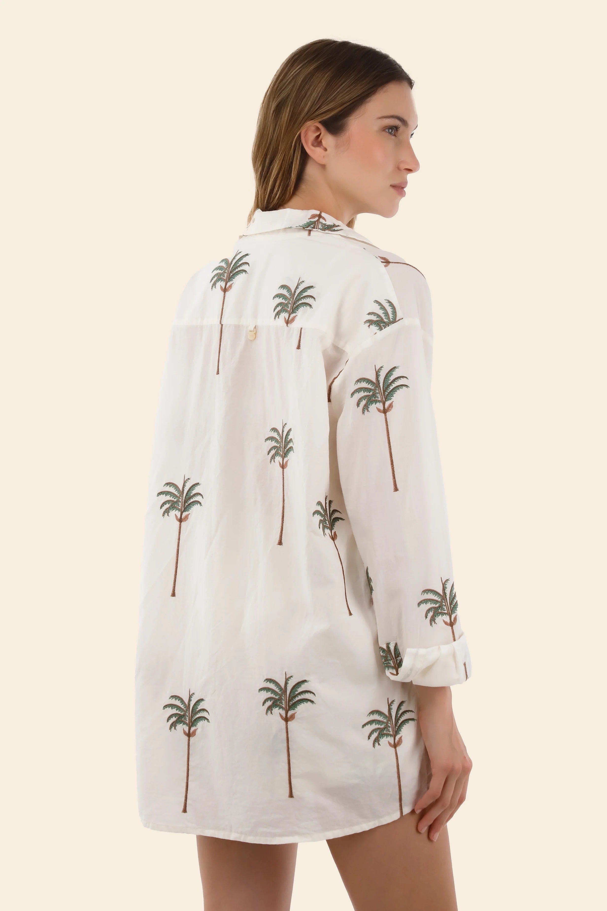 Camisa Vera Con Estampado De Palmeras Veraniegas.