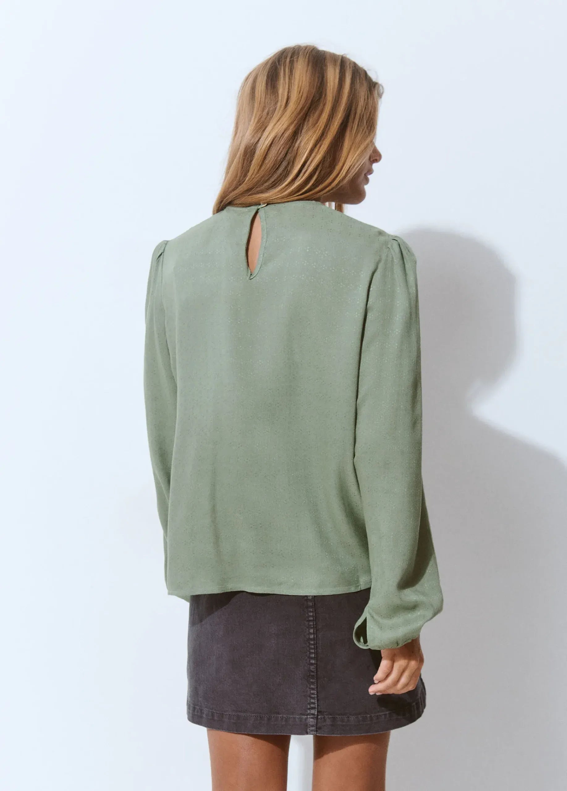 Blusa Cuello Redondo Smock Pico