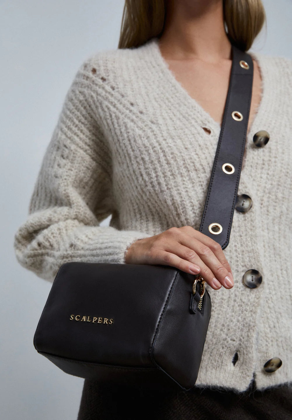Cardigan Holes