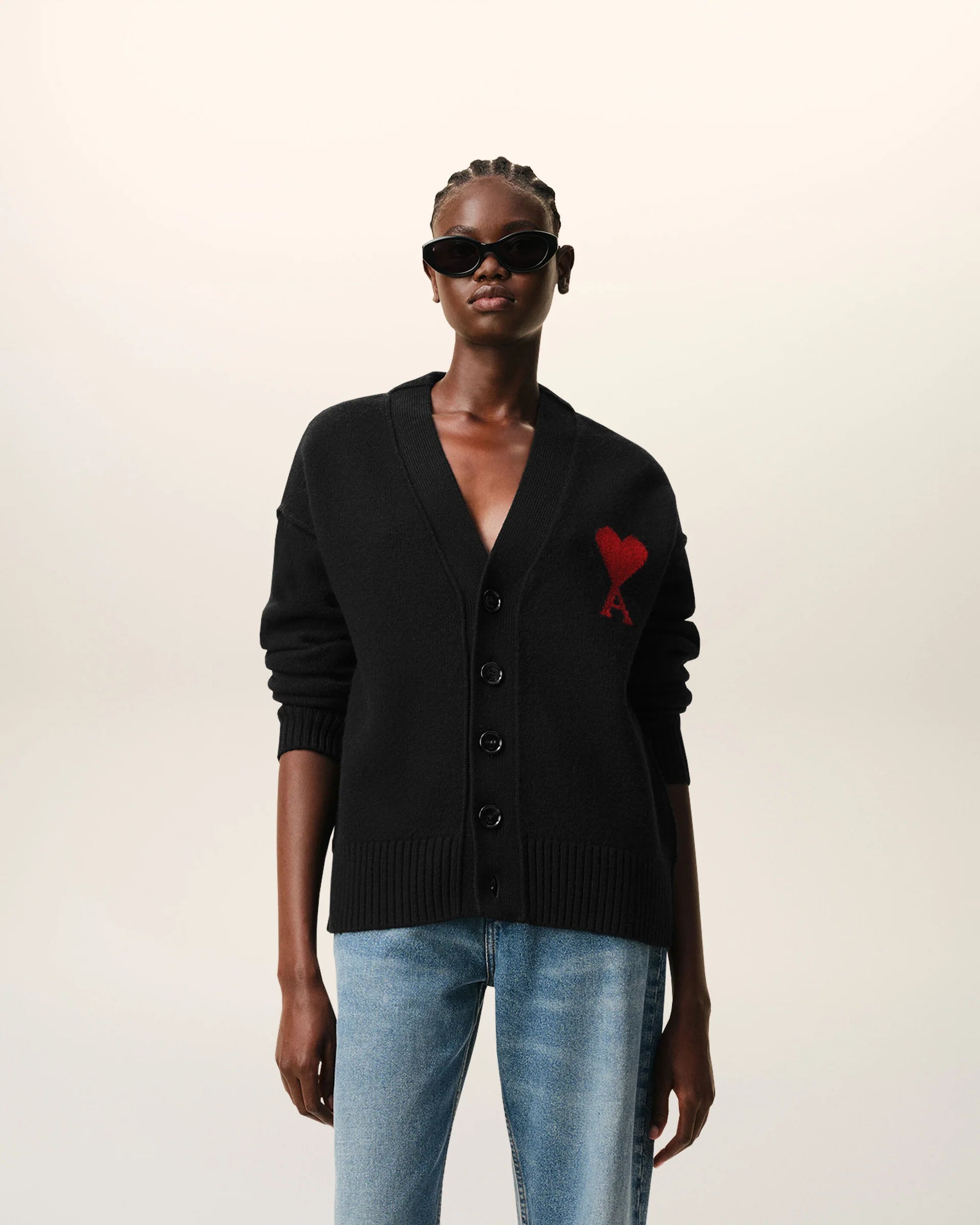 Cárdigan De Lana Negra Con Detalles Contrastantes De Ami De Coeur