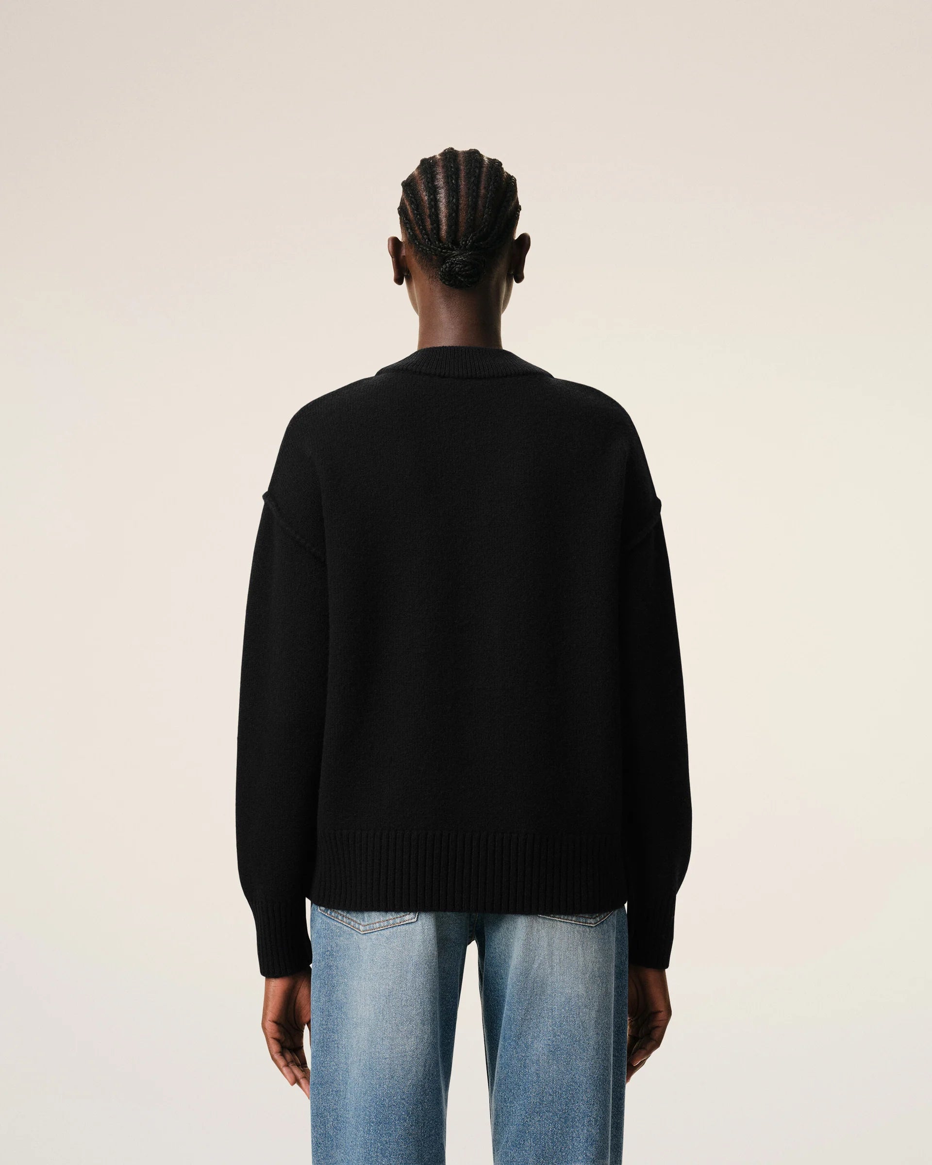 Cárdigan De Lana Negra Con Detalles Contrastantes De Ami De Coeur