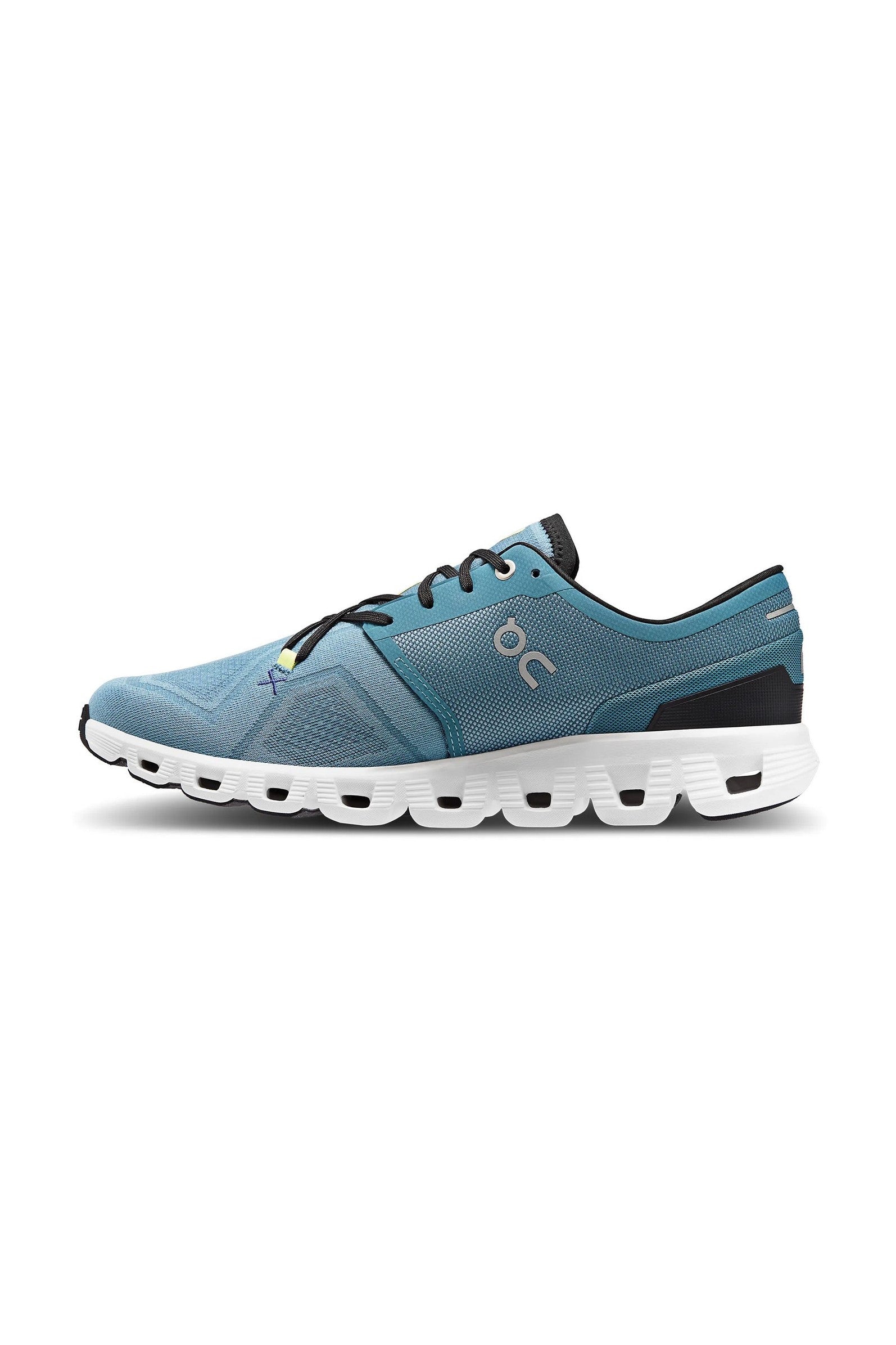 Tenis On de Hombre Cloud X 3