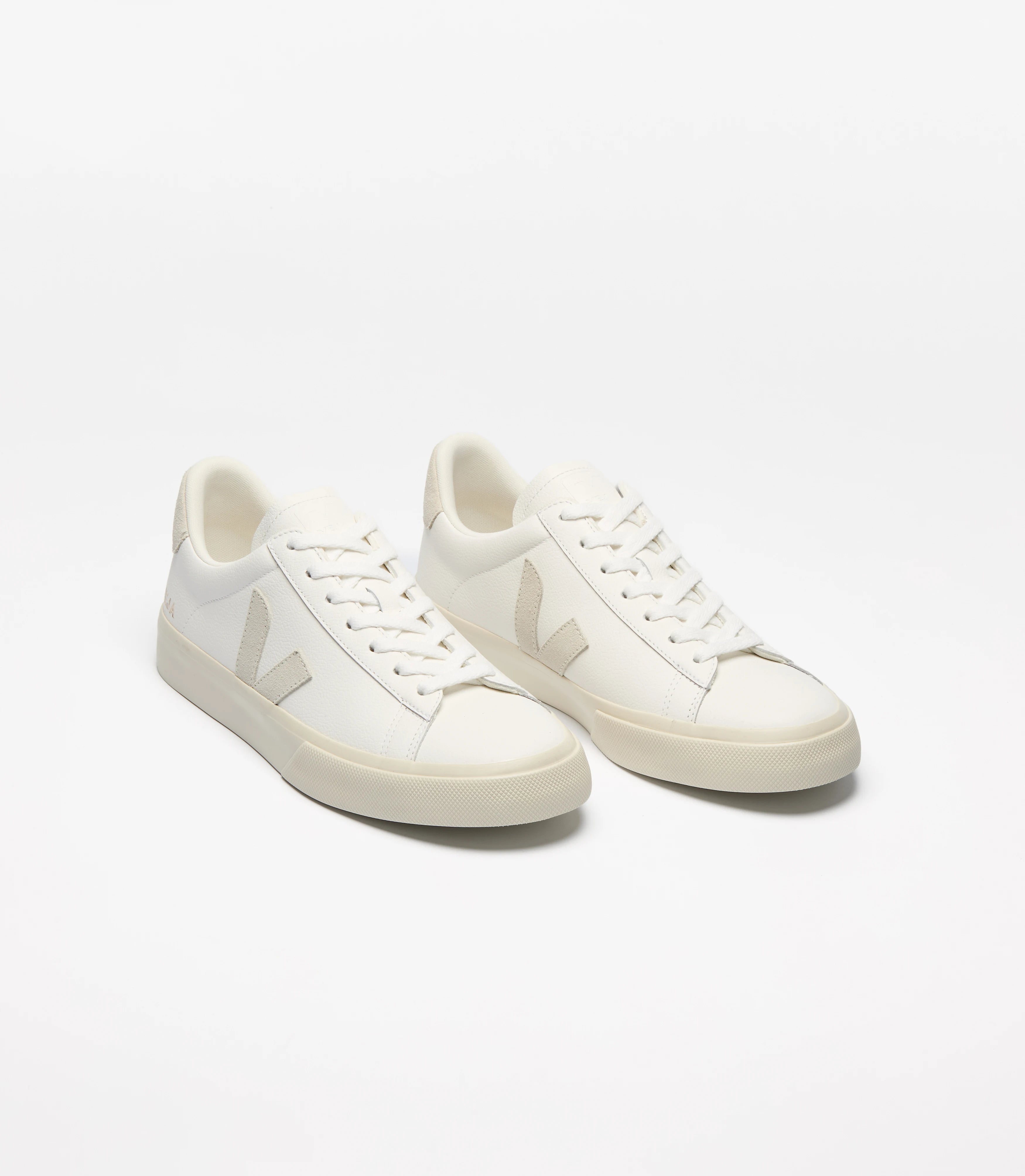 Tenis Veja De Hombre Cuero Campo Blanco Natural