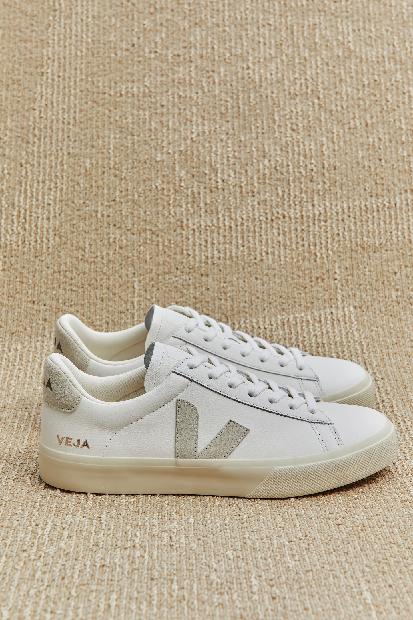 Tenis Veja De Hombre Cuero Campo Blanco Natural