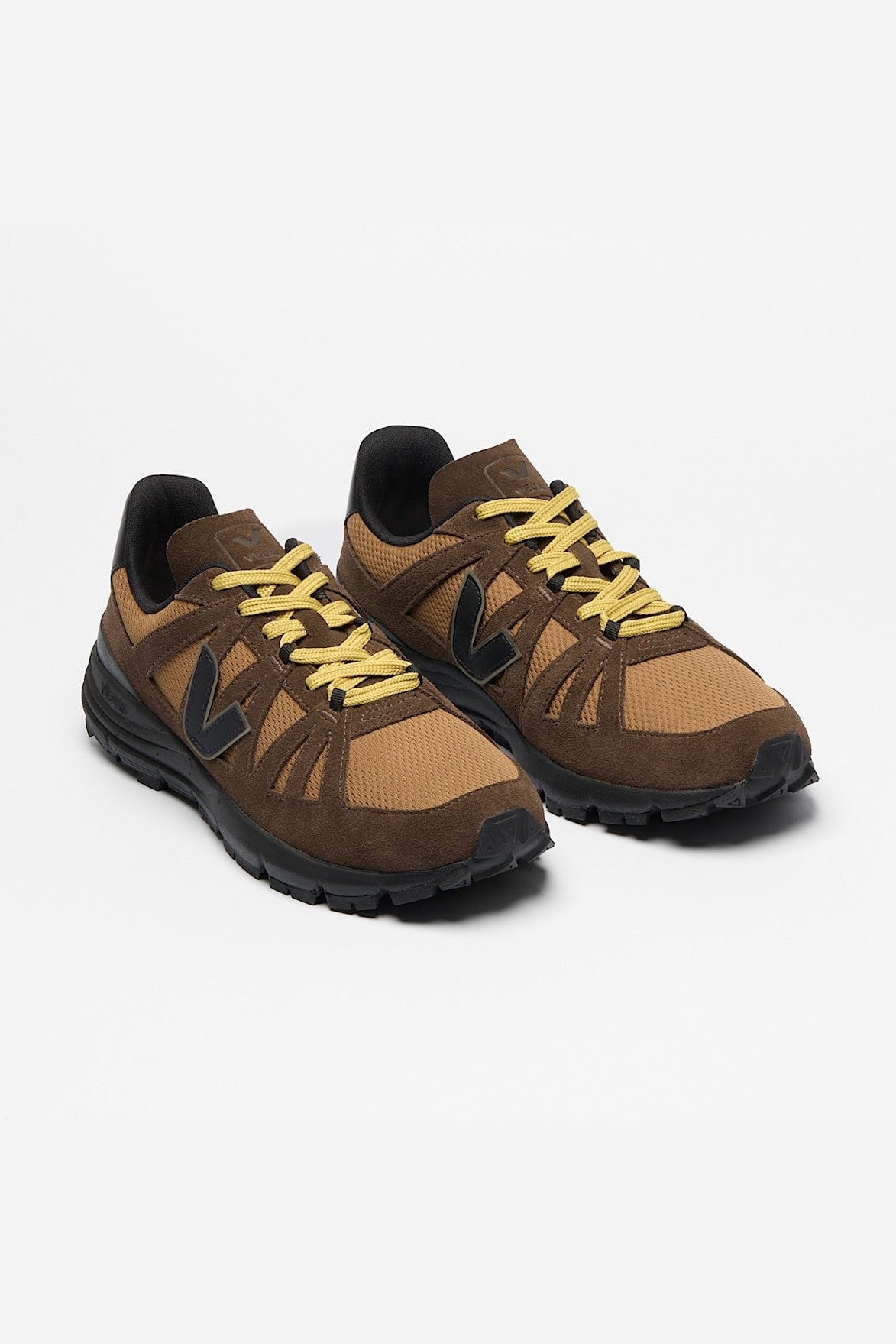 Tenis Veja De Hombre Salar Alveomesh Tent Eagle Black