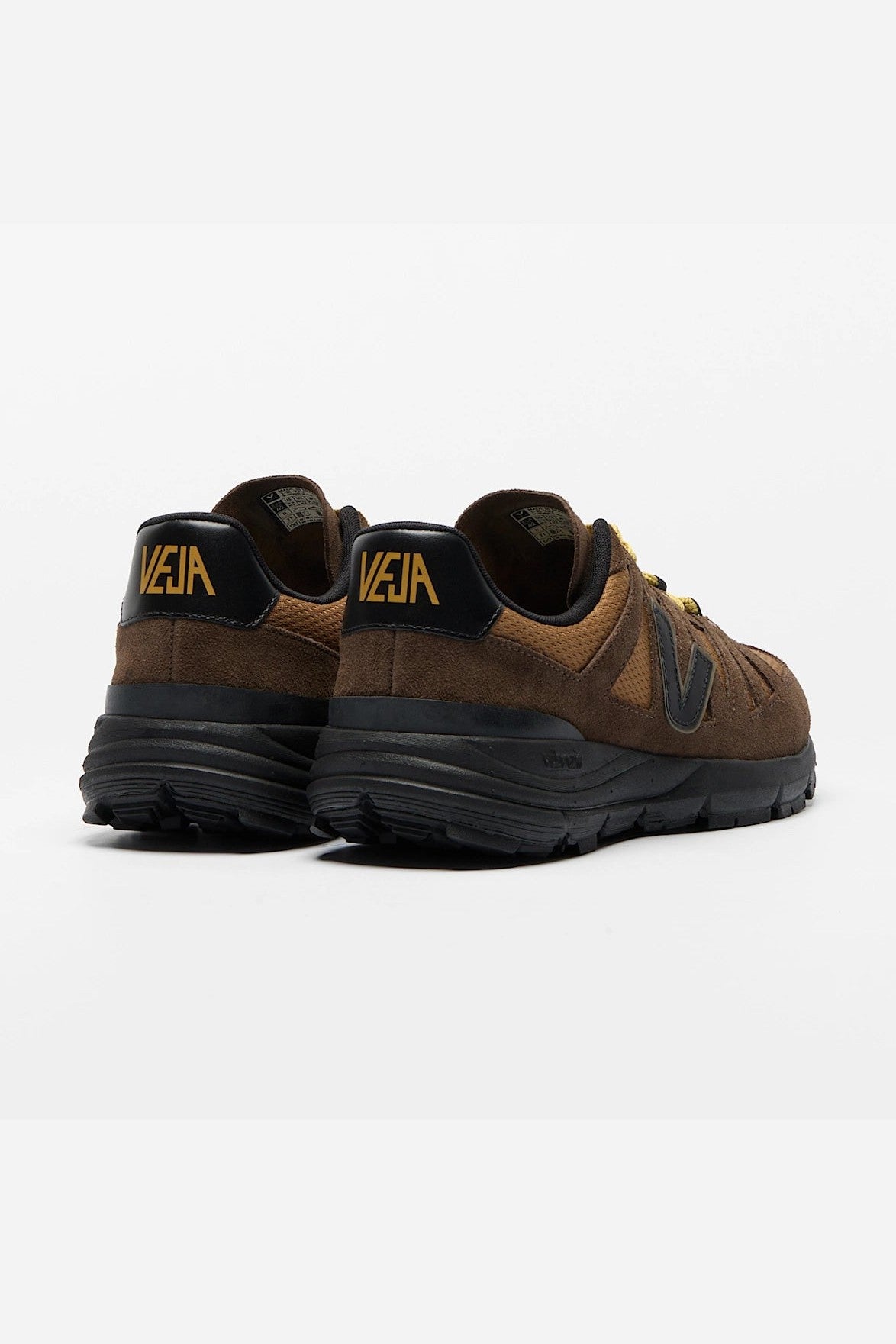 Tenis Veja De Hombre Salar Alveomesh Tent Eagle Black