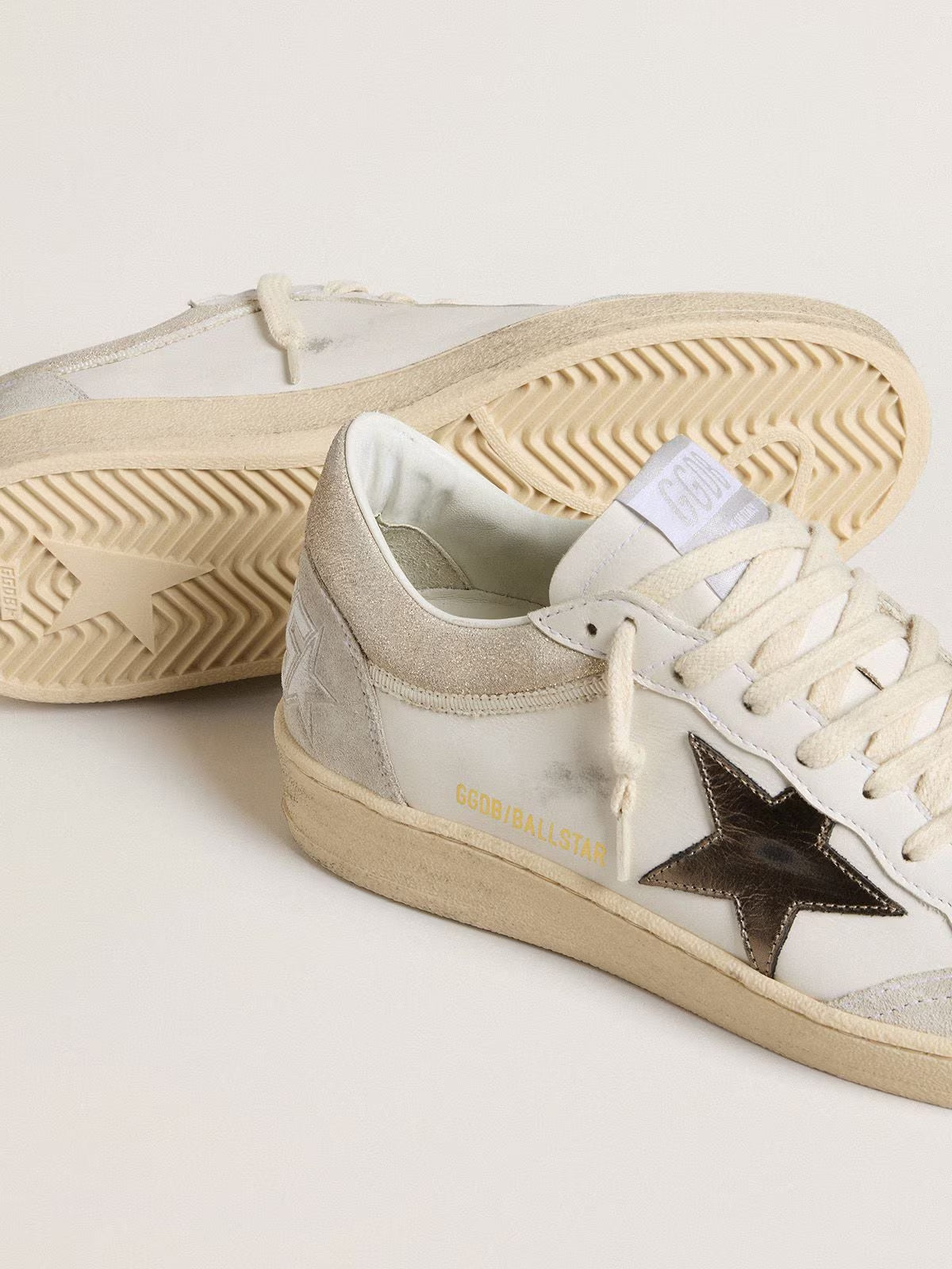 Tenis Golden Goose Ballstar Leather And Suede Upper Laminated Star Mujer