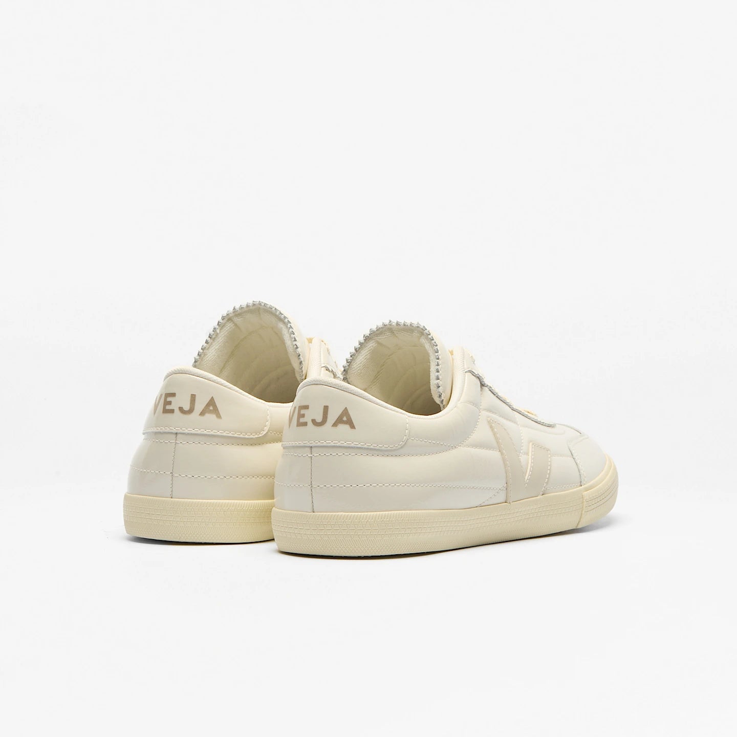 Tenis Veja De Mujer Panenka Patent Leather Offwhite