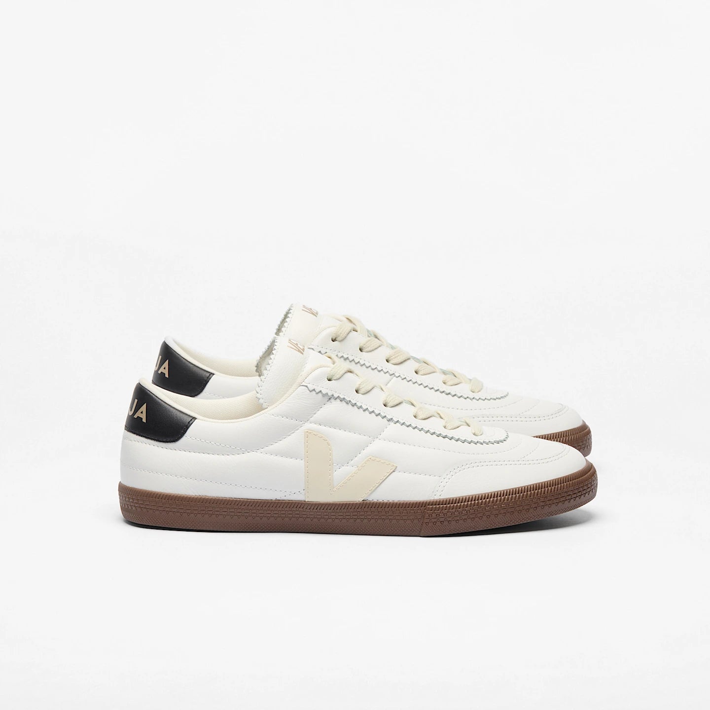 Tenis Veja De Mujer Panenka Leather White Black Bark