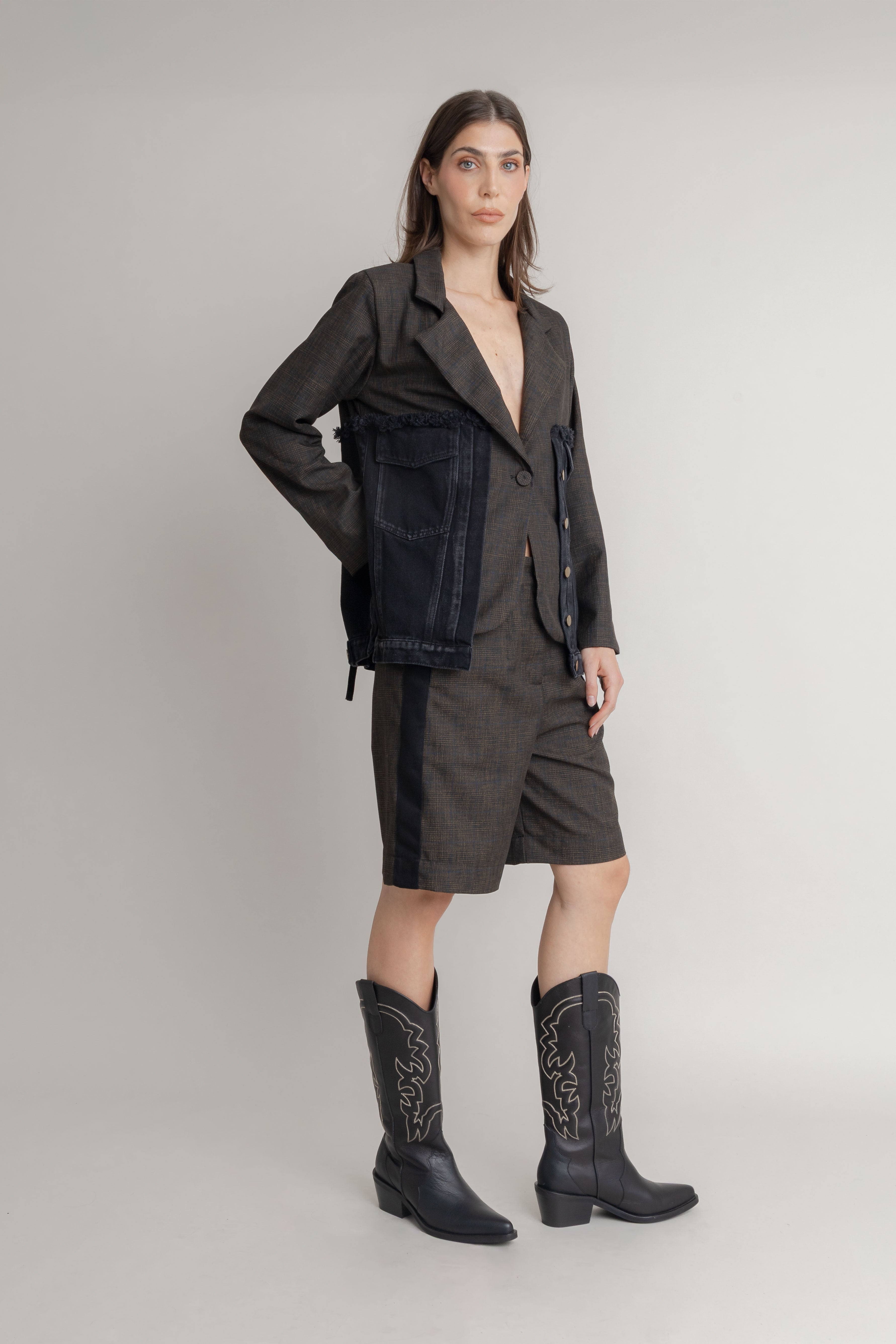 Bermuda Con Franjas En El Costado