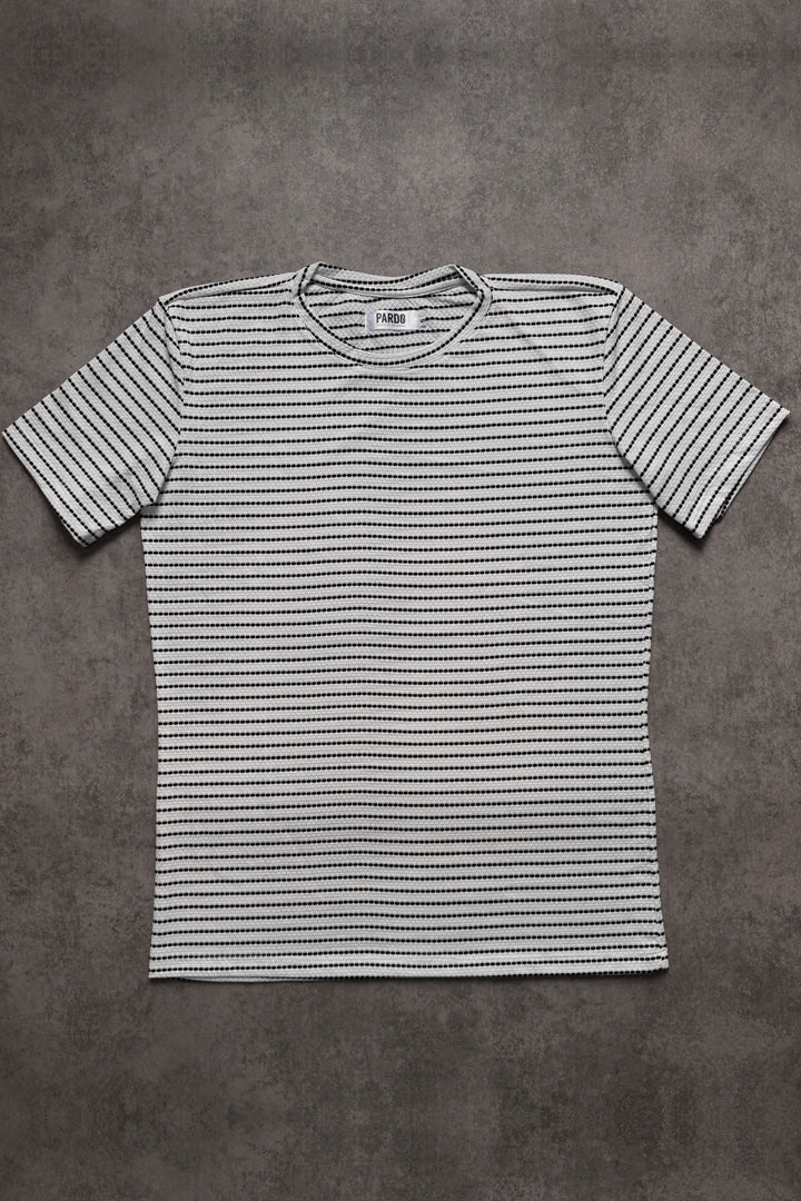 T-Shirt Texturizada Blanca Rayas Negras