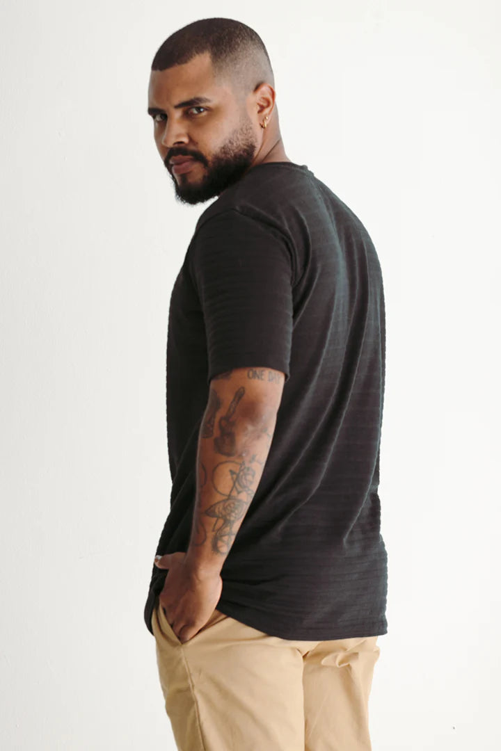 T-Shirt Negra Rayas Malla