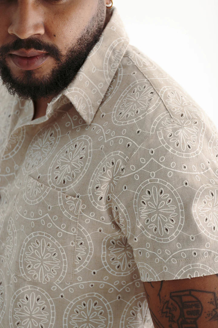 Camisa Troquel Bordado