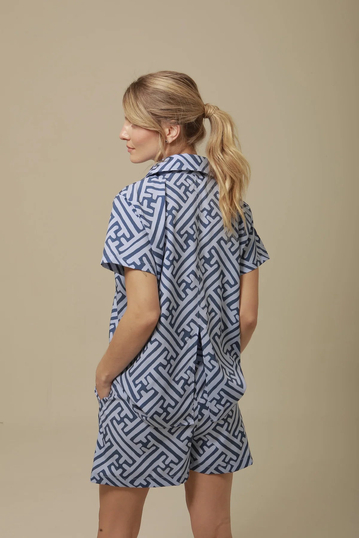 Short Mucura