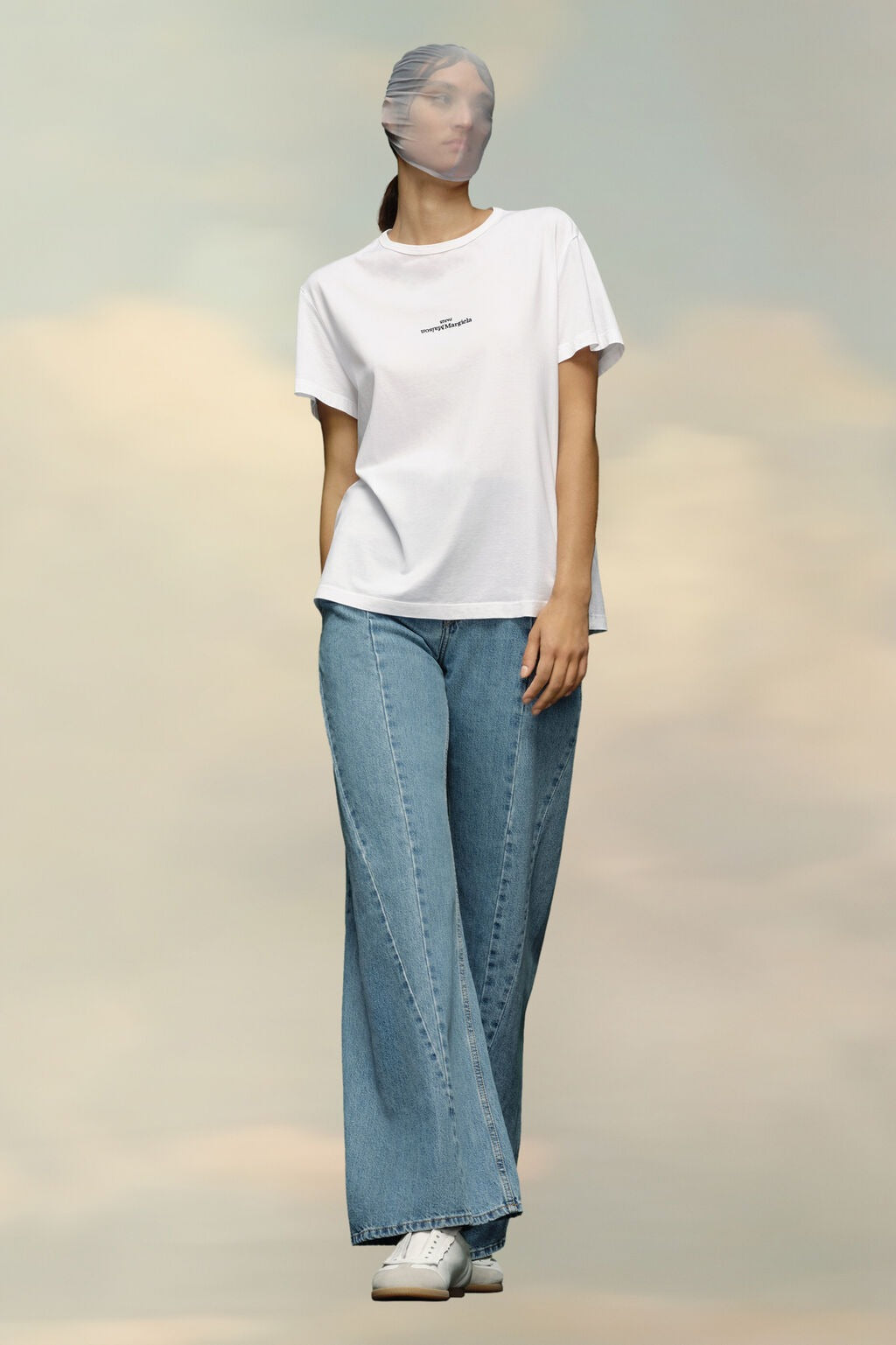 T-Shirt Distorted Logo