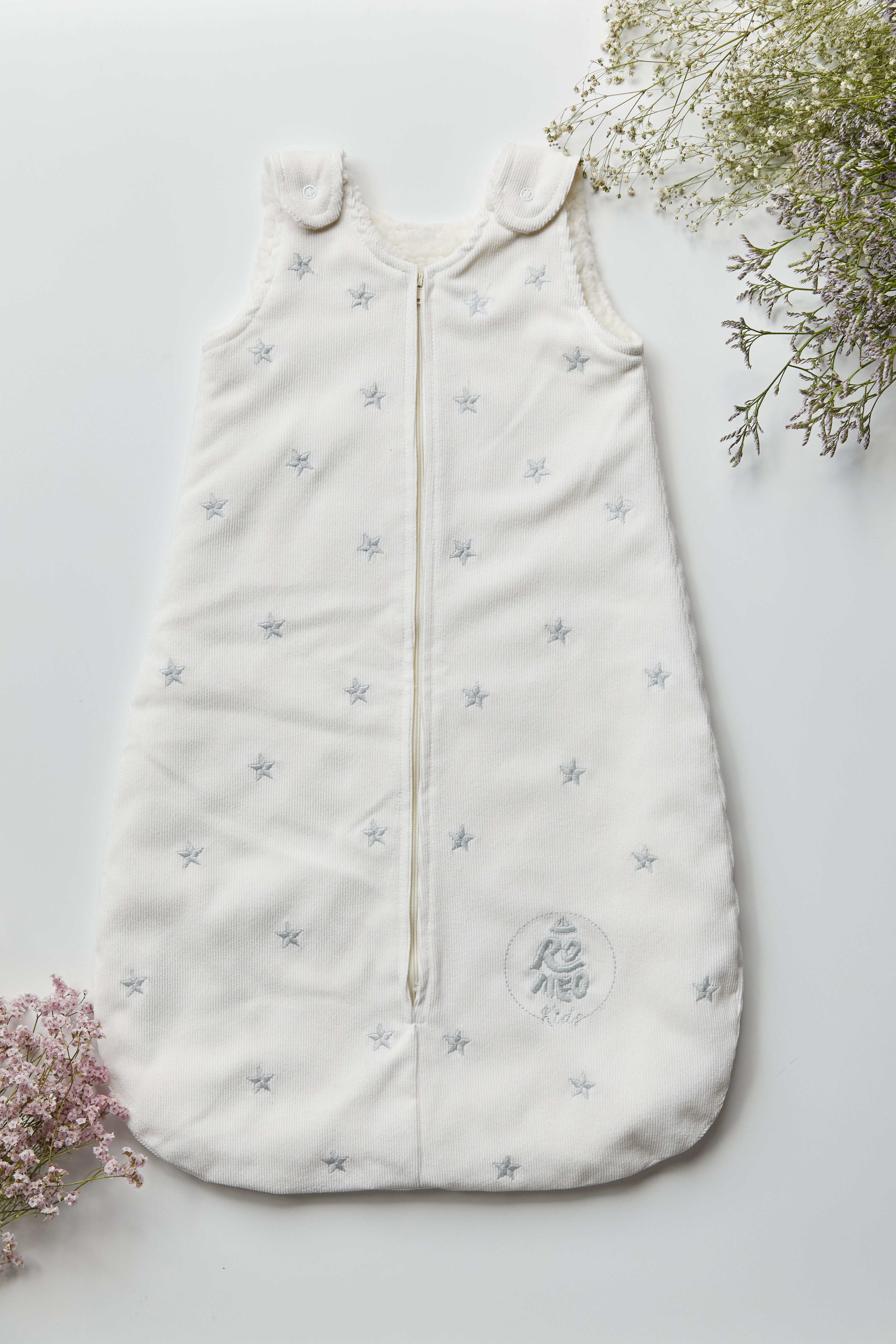 Sleeping Bag Cierre Estrellas Gris Bordado