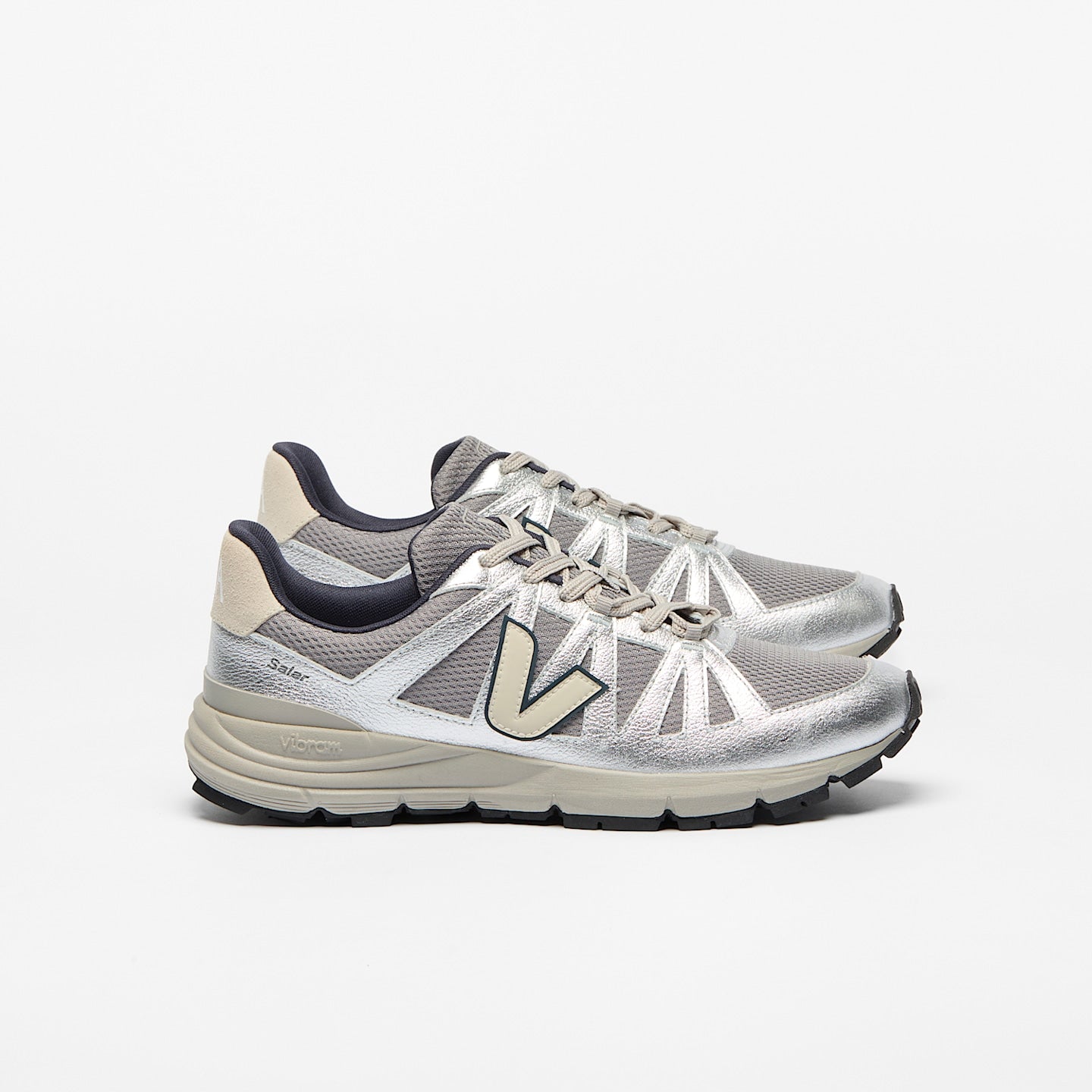 Tenis Veja De Mujer Salar Alveomesh Pierre Silver