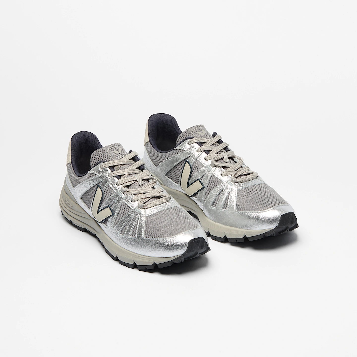 Tenis Veja De Mujer Salar Alveomesh Pierre Silver