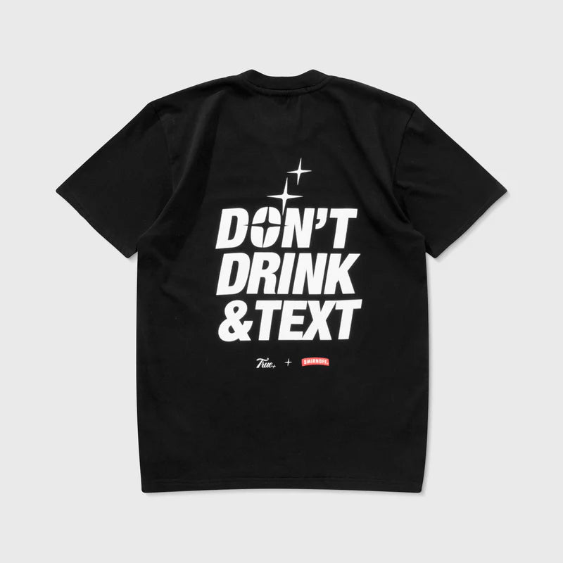 T-Shirt Con Texto True X Smirnoff Negra