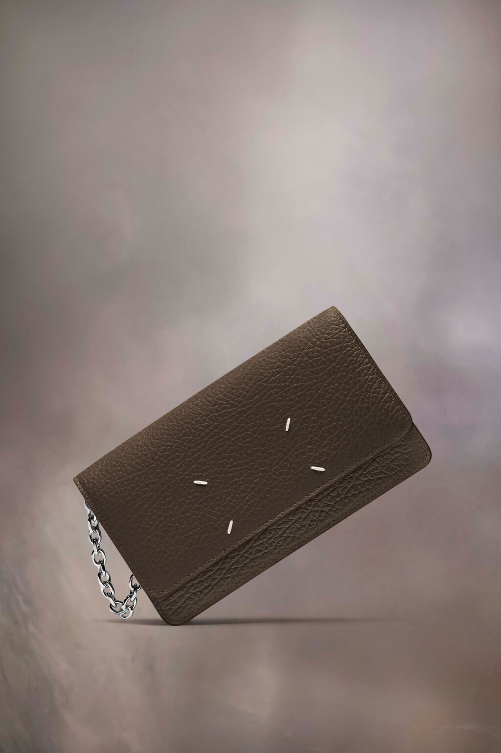 Cartera Con Cadena Four Stitches