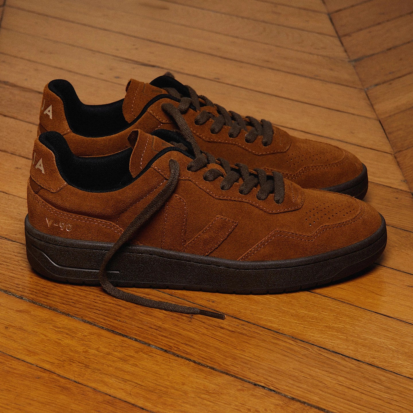 Tenis Veja De Hombre V-90 Suede Full Cognac Eagle