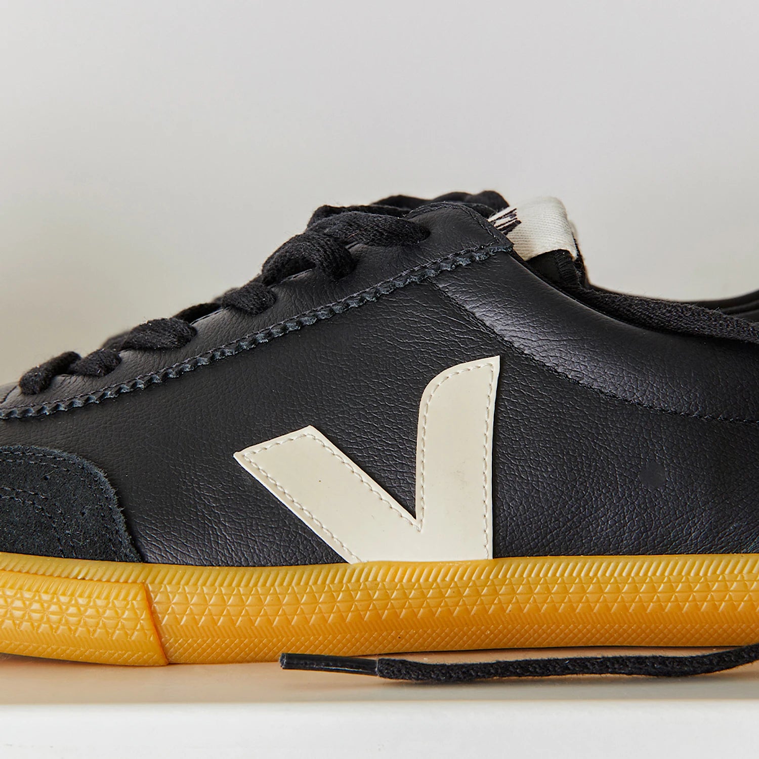 Tenis Veja De Mujer Volley Pierre O.t