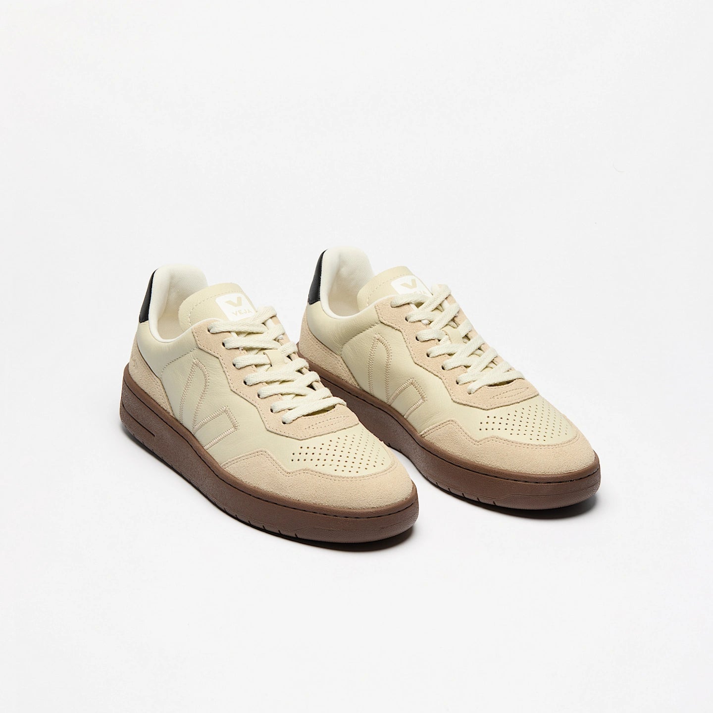Tenis Veja De Hombre V-90 Cuero Beige Almendra Negro