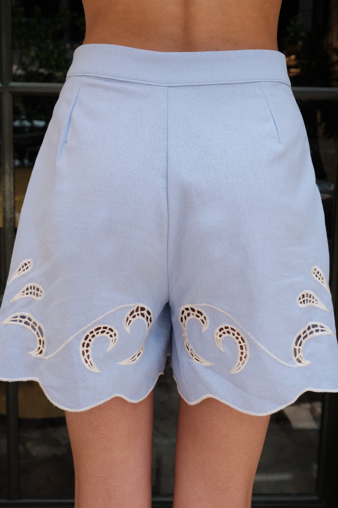 Short Bordado En Ruedo