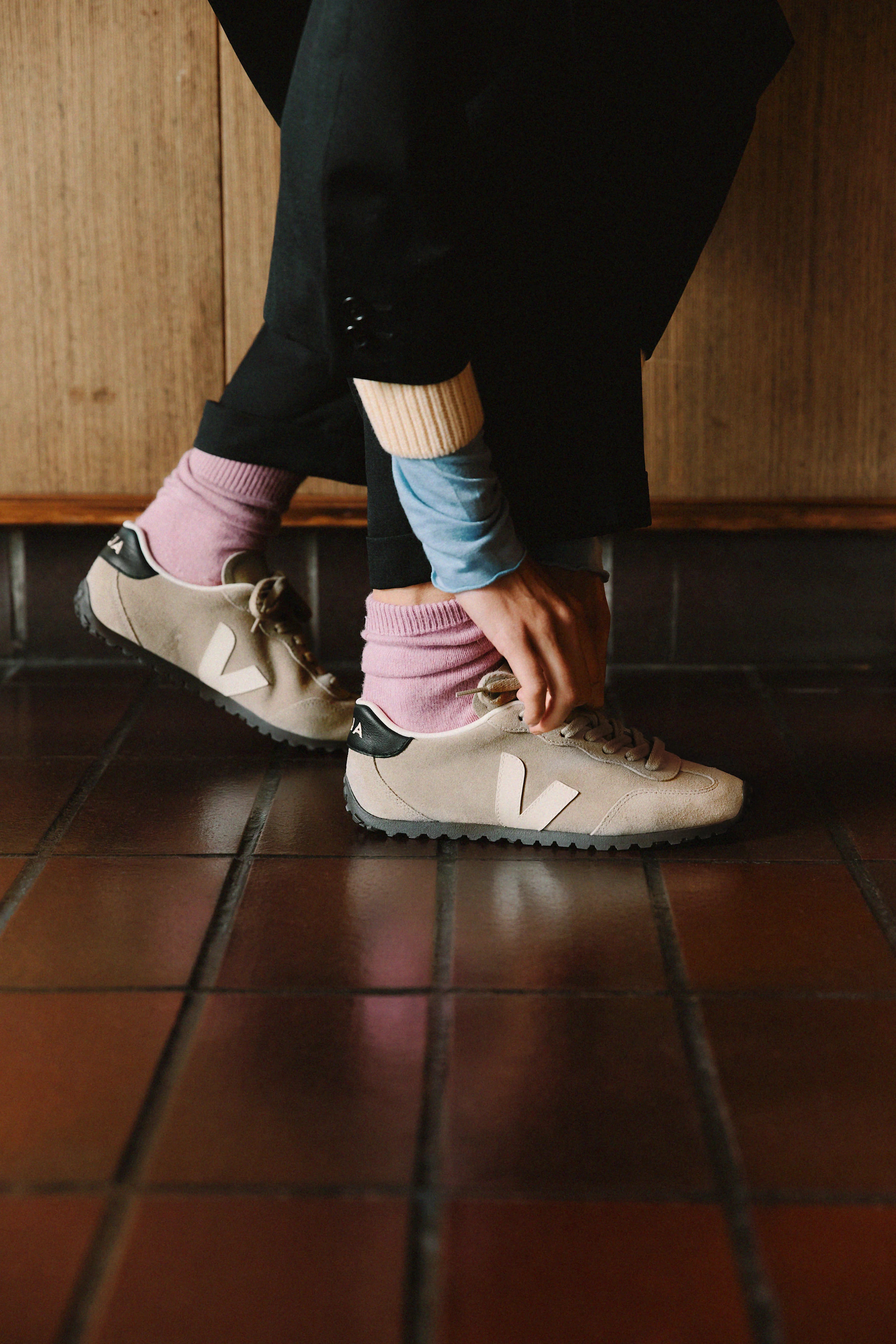 Tenis Veja de Mujer GT suede taupe pierre