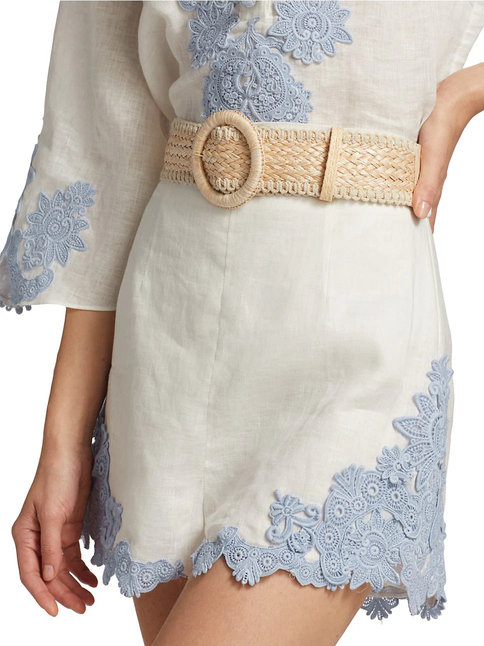 Short Raie Embroidered Trim